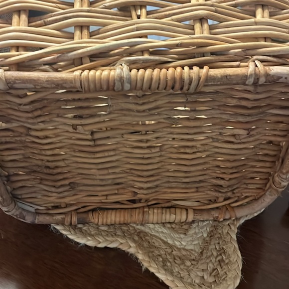 Natural Woven Gathering Basket - Picture 4 of 7